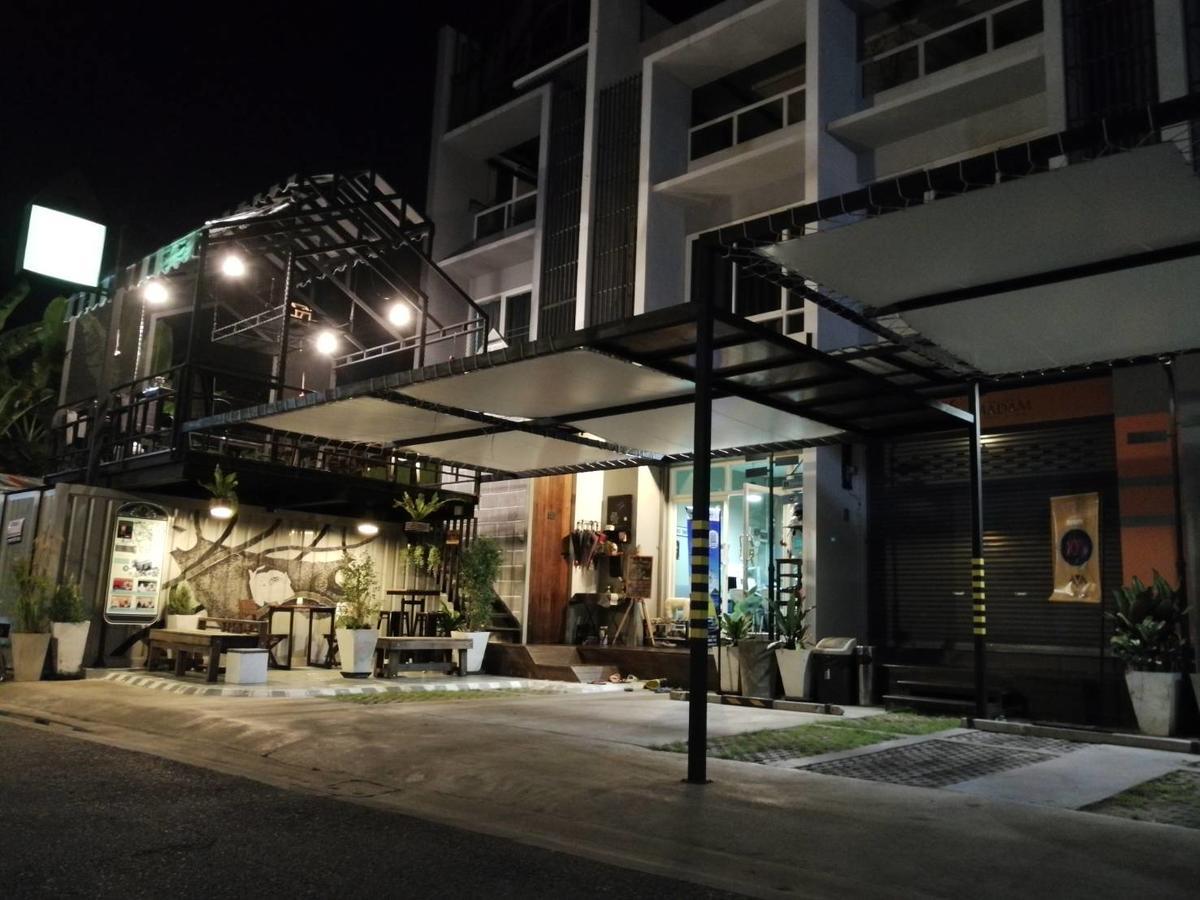 White Monkey Guesthouse Phetchaburi Exterior foto