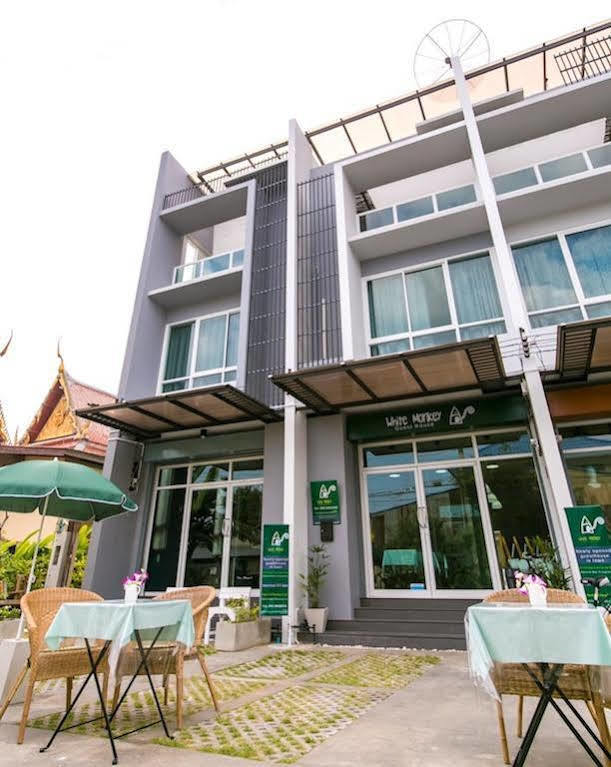 White Monkey Guesthouse Phetchaburi Exterior foto