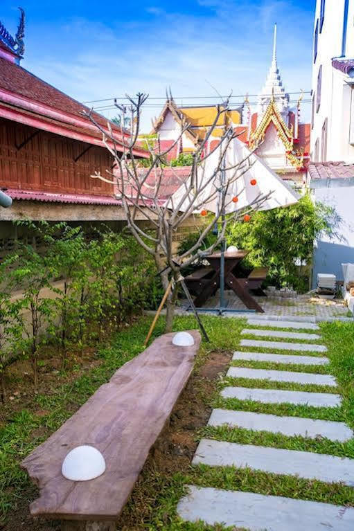 White Monkey Guesthouse Phetchaburi Exterior foto